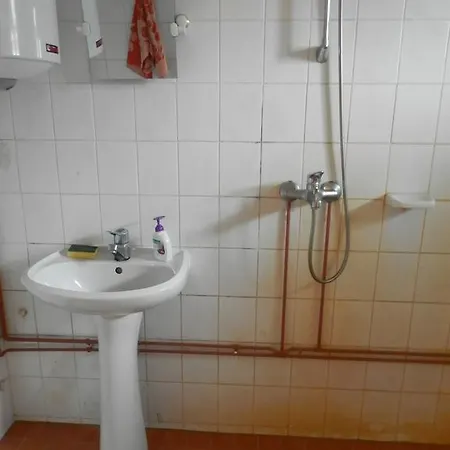 Konukevi Saare Puhkemaja *